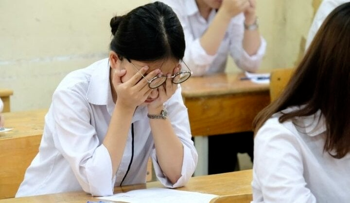 Cha mẹ 'chọn hộ' học sư phạm, con âm thầm mong trượt nguyện vọng - Ảnh 1.