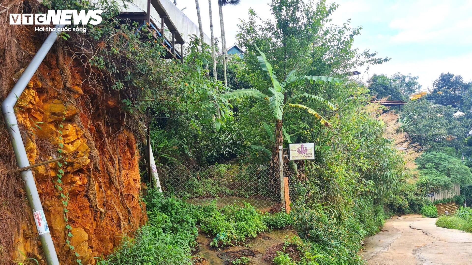 Những quán cà phê chênh vênh mùa mưa, sạt lở rình rập ở Đà Lạt - Ảnh 8.