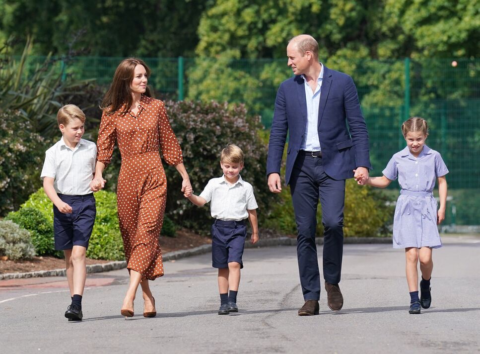 Thân vương William và Vương phi Kate sắp dọn tới biệt thự 8 phòng ngủ vì lý do này- Ảnh 2.