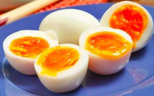 Trứng luộc c&oacute; v&ograve;ng m&agrave;u xanh quanh l&ograve;ng đỏ c&oacute; an to&agrave;n để ăn kh&ocirc;ng? - Ảnh 1.