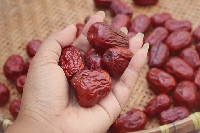 Cách chọn táo đỏ ngon, bổ dưỡng ai cũng cần biết - Ảnh 2.