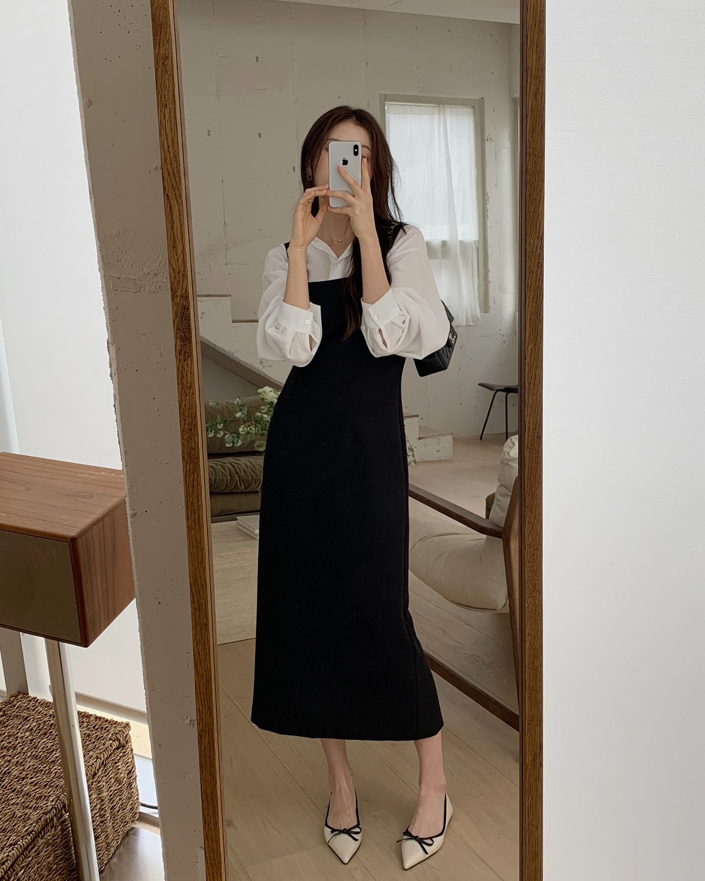 Mặc đẹp quá đơn giản với 10 set đồ đen trắng - Ảnh 10. Mặc đẹp quá đơn giản với 10 set đồ đen trắng - Ảnh 10.