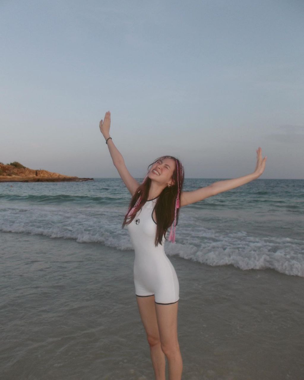 Ngọc nữ Việt - Thái đọ bikini: Baifern tuyệt sắc khuynh thành nhưng kín bưng, Ninh Dương Lan Ngọc sexy rung chuyển thị giác- Ảnh 22. Ngọc nữ Việt - Thái đọ bikini: Baifern tuyệt sắc khuynh thành nhưng kín bưng, Ninh Dương Lan Ngọc sexy rung chuyển thị giác- Ảnh 22.