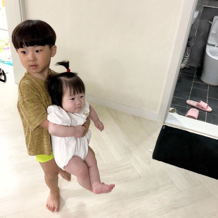 Những hành vi ở trẻ khiến bố mẹ 