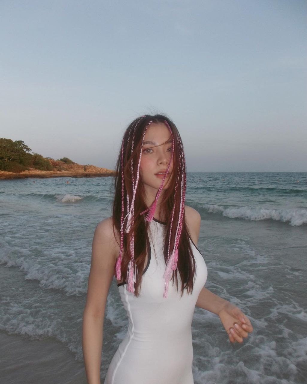Ngọc nữ Việt - Thái đọ bikini: Baifern tuyệt sắc khuynh thành nhưng kín bưng, Ninh Dương Lan Ngọc sexy rung chuyển thị giác- Ảnh 19. Ngọc nữ Việt - Thái đọ bikini: Baifern tuyệt sắc khuynh thành nhưng kín bưng, Ninh Dương Lan Ngọc sexy rung chuyển thị giác- Ảnh 19.