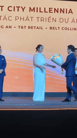 giphy-98-1755441738394747311755-1755486200045-1755486202212573202930.gif
