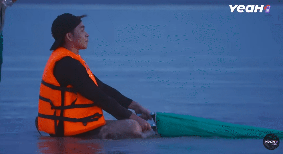 'Gia đình Haha' tập 10: Cười nghiêng ngả với 'vũ điệu cào nghêu', Ái Phương thu hoạch đầy tay, Duy Khánh liều mình 'còn nước còn tát'- Ảnh 15.