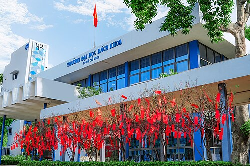 Trường ĐH “cực hot” ở miền Nam dự kiến giảm điểm chuẩn: Sở hữu nhiều ngành “cao ngất ngưởng”, đào tạo kỹ thuật hàng đầu cả nước - Ảnh 1. Trường ĐH “cực hot” ở miền Nam dự kiến giảm điểm chuẩn: Sở hữu nhiều ngành “cao ngất ngưởng”, đào tạo kỹ thuật hàng đầu cả nước - Ảnh 1.