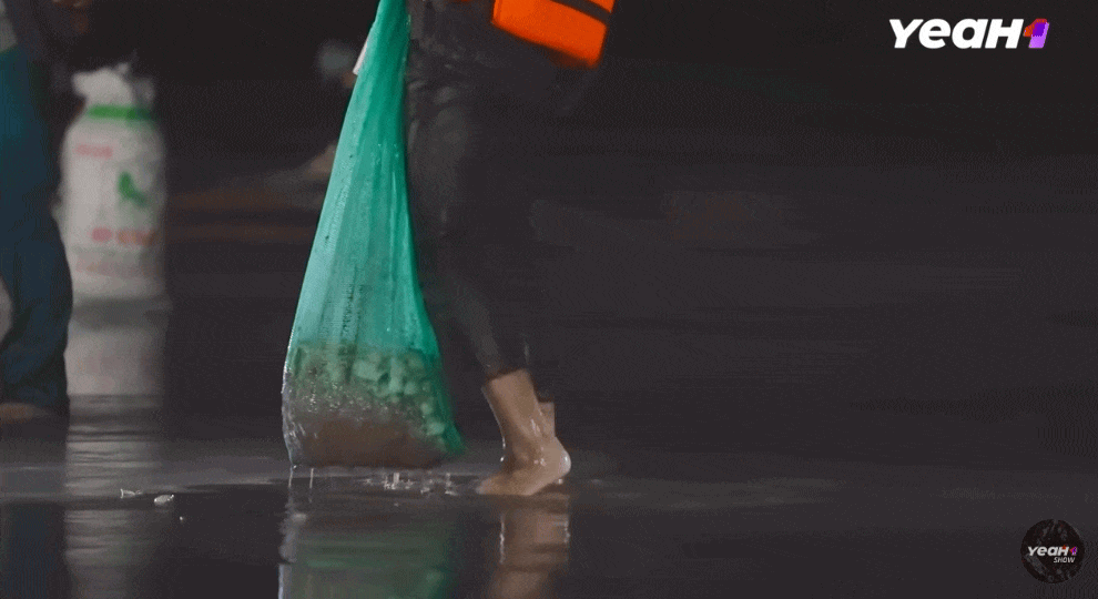 'Gia đình Haha' tập 10: Cười nghiêng ngả với 'vũ điệu cào nghêu', Ái Phương thu hoạch đầy tay, Duy Khánh liều mình 'còn nước còn tát'- Ảnh 6.