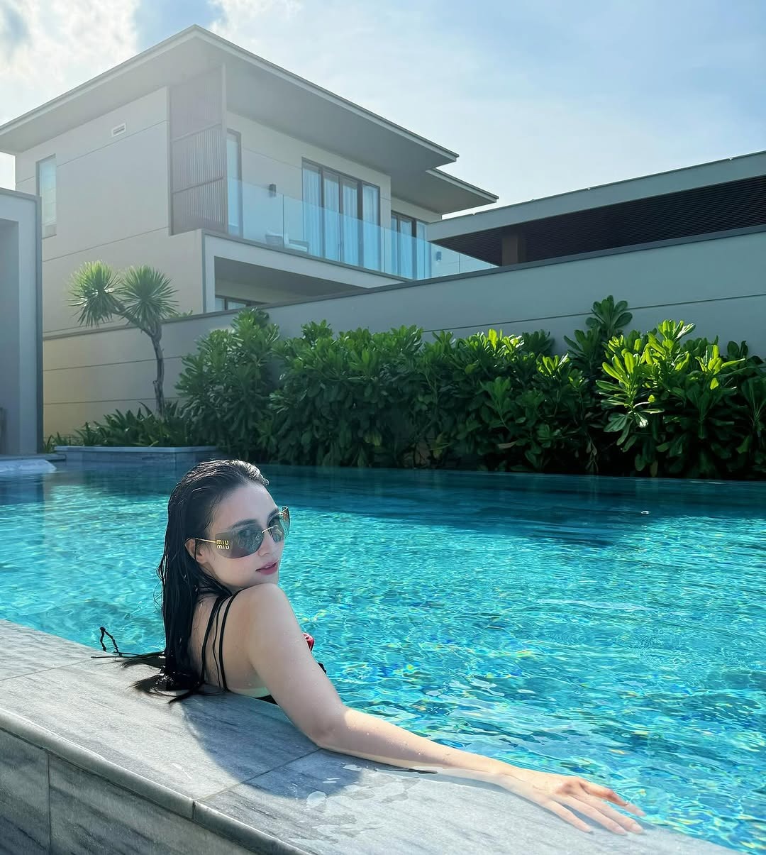 Ngọc nữ Việt - Thái đọ bikini: Baifern tuyệt sắc khuynh thành nhưng kín bưng, Ninh Dương Lan Ngọc sexy rung chuyển thị giác- Ảnh 4. Ngọc nữ Việt - Thái đọ bikini: Baifern tuyệt sắc khuynh thành nhưng kín bưng, Ninh Dương Lan Ngọc sexy rung chuyển thị giác- Ảnh 4.