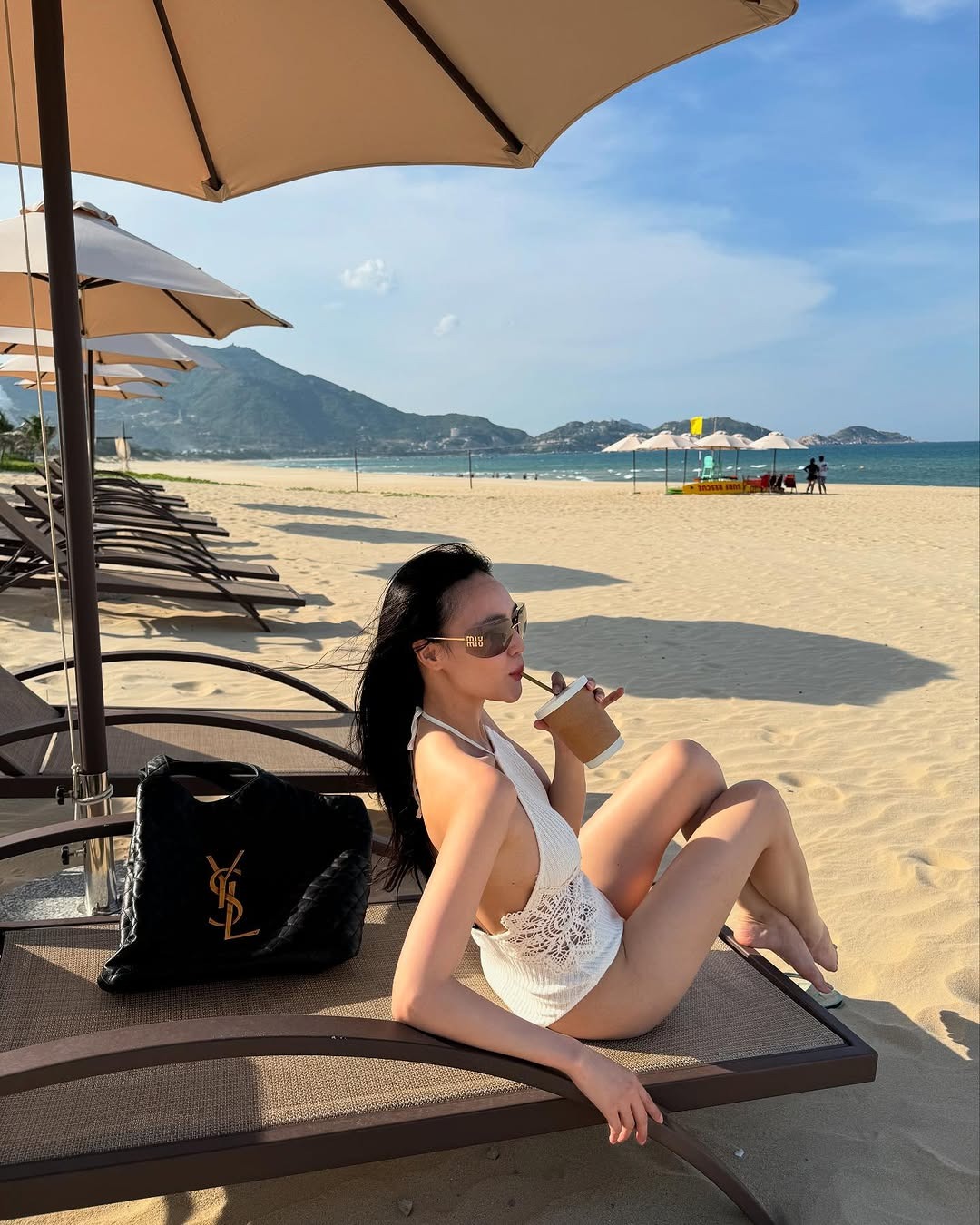 Ngọc nữ Việt - Thái đọ bikini: Baifern tuyệt sắc khuynh thành nhưng kín bưng, Ninh Dương Lan Ngọc sexy rung chuyển thị giác- Ảnh 8. Ngọc nữ Việt - Thái đọ bikini: Baifern tuyệt sắc khuynh thành nhưng kín bưng, Ninh Dương Lan Ngọc sexy rung chuyển thị giác- Ảnh 8.