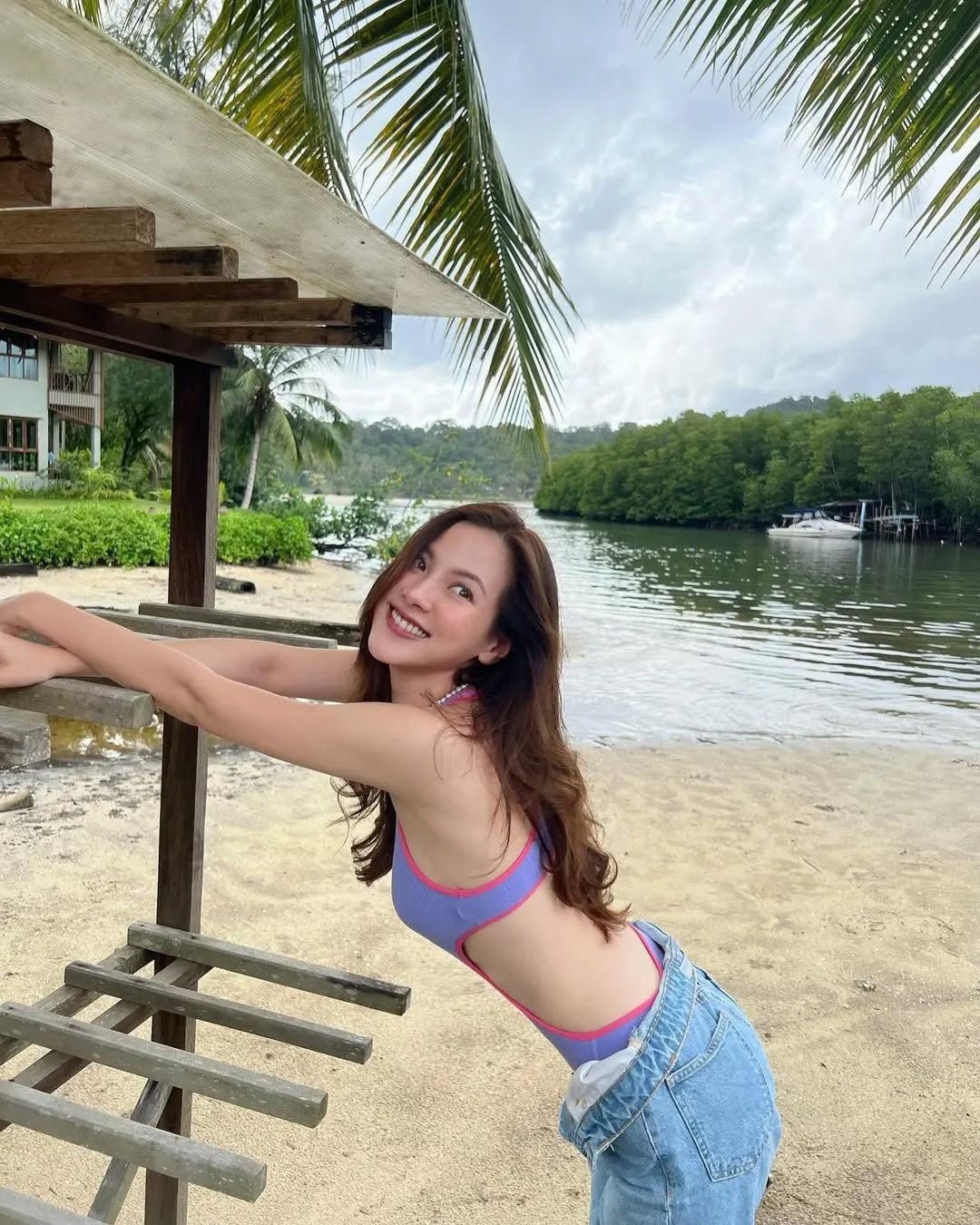 Ngọc nữ Việt - Thái đọ bikini: Baifern tuyệt sắc khuynh thành nhưng kín bưng, Ninh Dương Lan Ngọc sexy rung chuyển thị giác- Ảnh 24. Ngọc nữ Việt - Thái đọ bikini: Baifern tuyệt sắc khuynh thành nhưng kín bưng, Ninh Dương Lan Ngọc sexy rung chuyển thị giác- Ảnh 24.