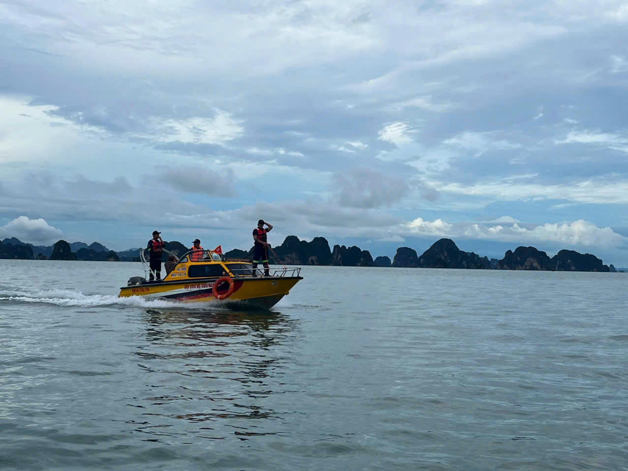 "60 triệu chuộc xác": Khi nỗi đau bị đem ra mặc cả và những “cuộc thương lượng trên sông” từ lời kể của Đội 116 - Ảnh 10. "60 triệu chuộc xác": Khi nỗi đau bị đem ra mặc cả và những “cuộc thương lượng trên sông” từ lời kể của Đội 116 - Ảnh 10.