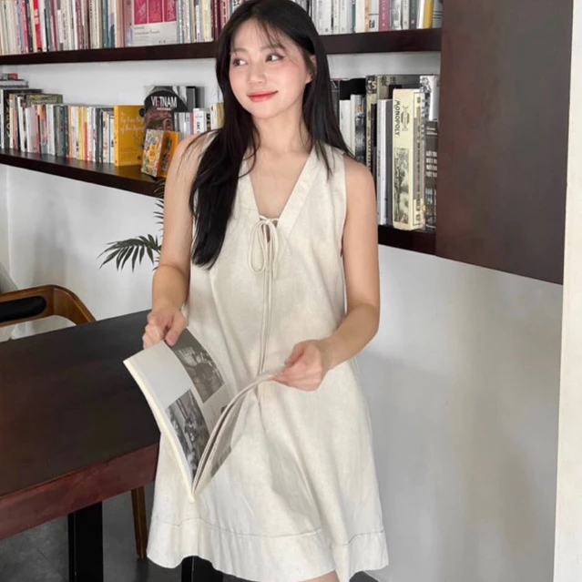 Son Ye Jin không hề nao núng khi diện đầm &quot;hở trên ngắn dưới&quot; - Ảnh 11.