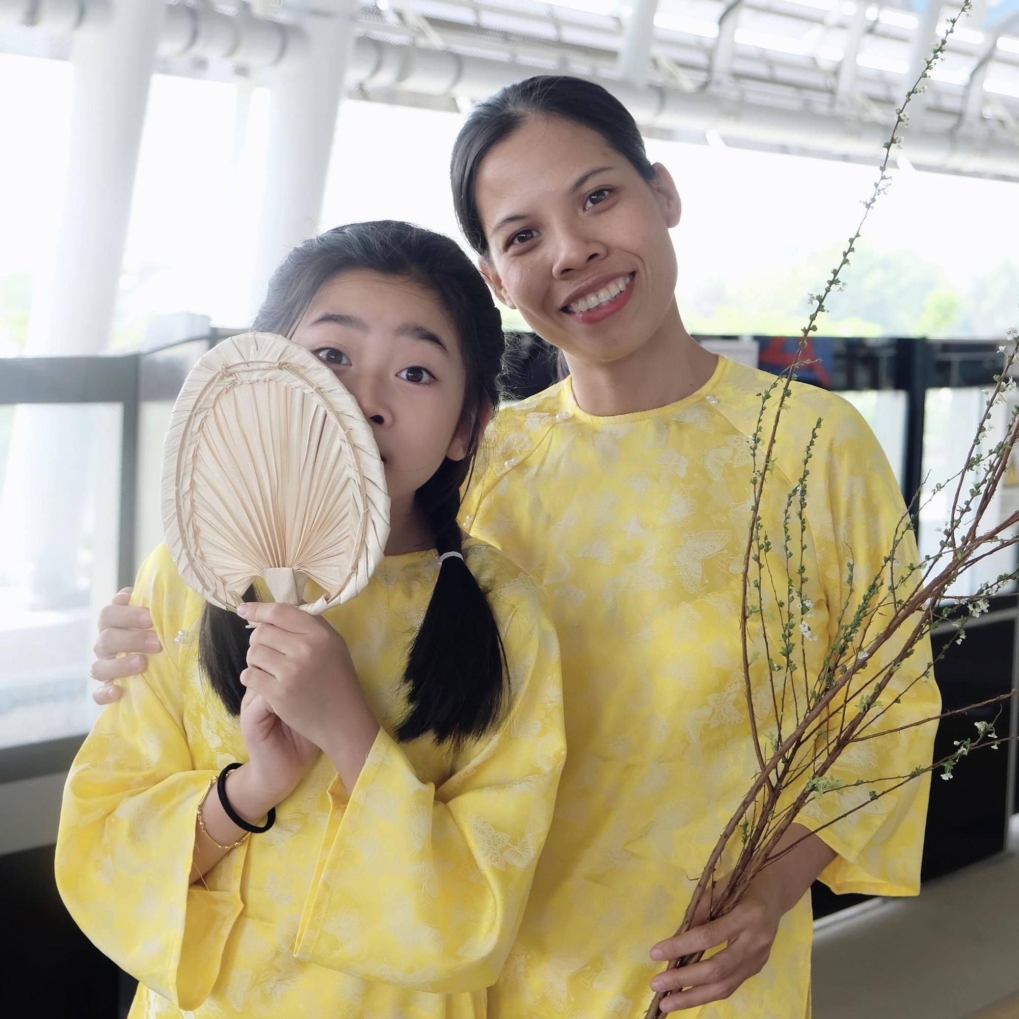 Bảo mẫu của con gái Mai Phương rơi nước mắt nói về hành trình "chưa làm mẹ đã nuôi con"- Ảnh 1. Bảo mẫu của con gái Mai Phương rơi nước mắt nói về hành trình "chưa làm mẹ đã nuôi con"- Ảnh 1.
