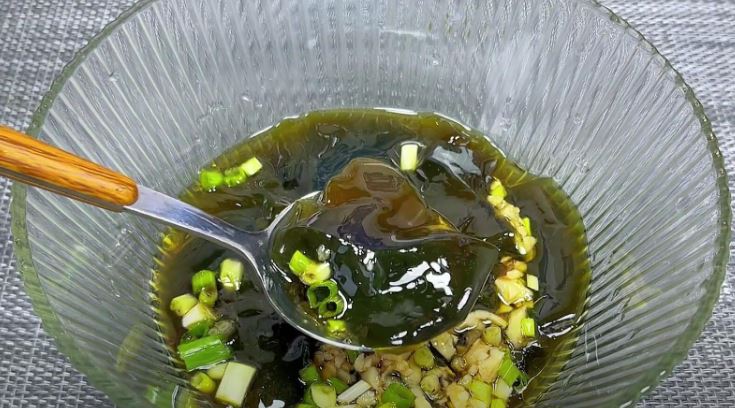 Đừng chỉ ăn quả, lá cây này quý như "nhân sâm của người nghèo", ở quê mọc đầy không ai ngó - Ảnh 5. Đừng chỉ ăn quả, lá cây này quý như "nhân sâm của người nghèo", ở quê mọc đầy không ai ngó - Ảnh 5.
