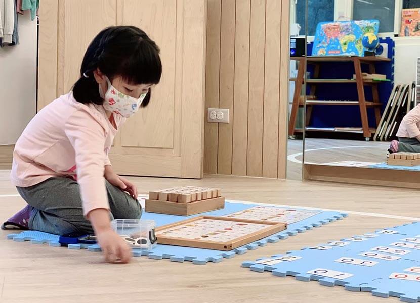3 mẹ bỉm, 3 lựa chọn trường mầm non cho con: Người chọn Montessori, người theo Reggio, người mê Glenn Doman - ai mới đúng?- Ảnh 2.