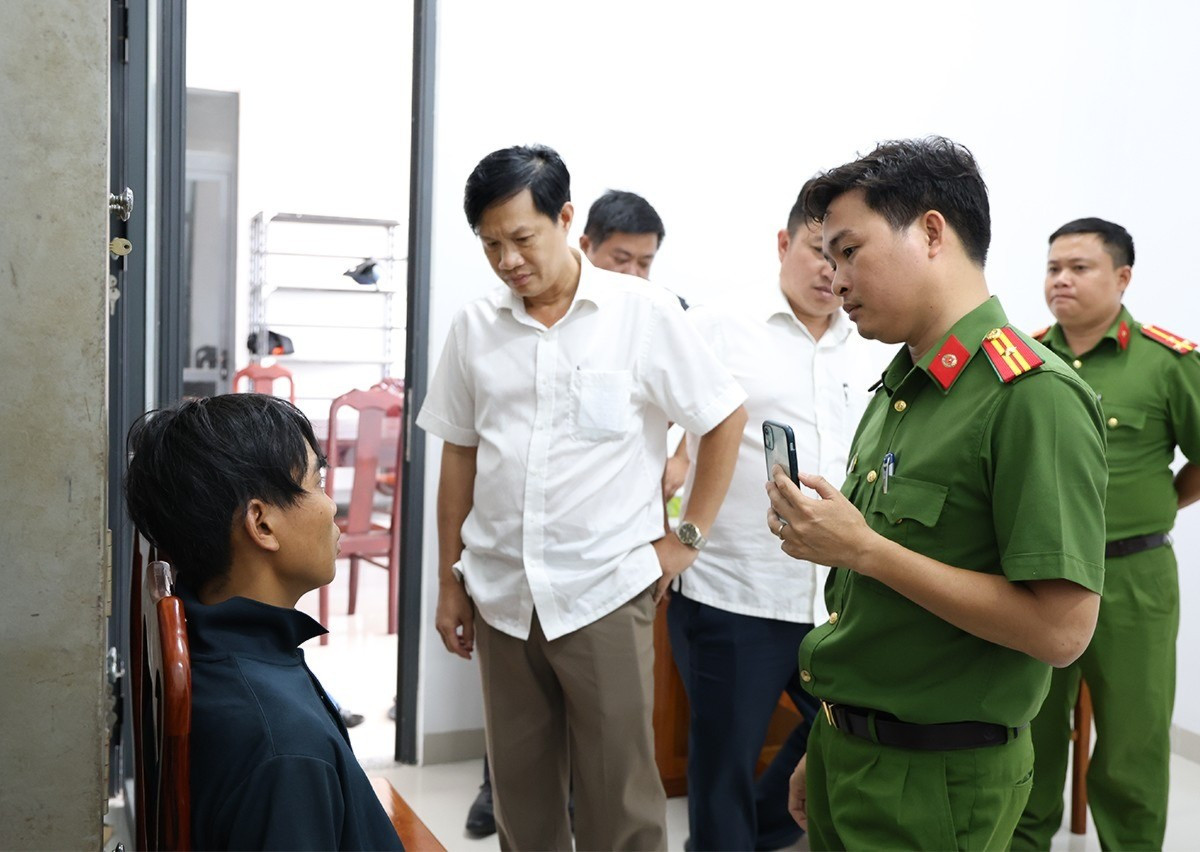 Bắt nghi phạm bắt cóc, đánh đập, cưỡng hiếp bé gái - Ảnh 2. Bắt nghi phạm bắt cóc, đánh đập, cưỡng hiếp bé gái - Ảnh 2.