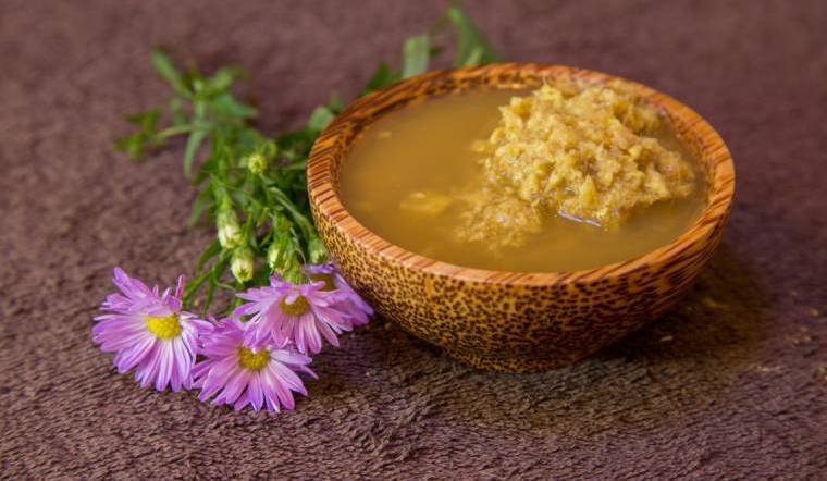 Cứ đến mùa thu mưa lạnh thế này, tôi chỉ cần xoa 1 thứ sẵn bếp vào lòng bàn chân là bớt ốm vặt, cơ thể khỏe khoắn phơi phới- Ảnh 1. Cứ đến mùa thu mưa lạnh thế này, tôi chỉ cần xoa 1 thứ sẵn bếp vào lòng bàn chân là bớt ốm vặt, cơ thể khỏe khoắn phơi phới- Ảnh 1.