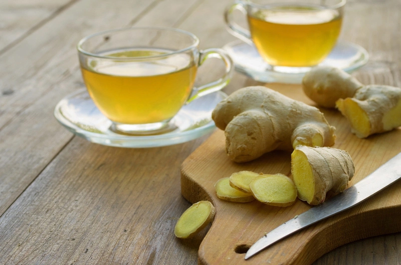 Cứ đến mùa thu mưa lạnh thế này, tôi chỉ cần xoa 1 thứ sẵn bếp vào lòng bàn chân là bớt ốm vặt, cơ thể khỏe khoắn phơi phới- Ảnh 2. Cứ đến mùa thu mưa lạnh thế này, tôi chỉ cần xoa 1 thứ sẵn bếp vào lòng bàn chân là bớt ốm vặt, cơ thể khỏe khoắn phơi phới- Ảnh 2.