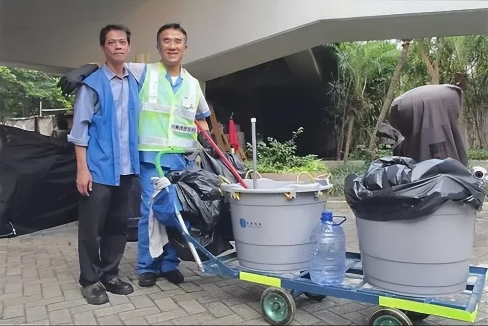 ‘Nghèo là do lười biếng’: Vị tỷ phú trâm anh thế phiệt tự tin tuyên bố để rồi nhận cái kết bất ngờ khi thử sống 2 ngày với 167 nghìn đồng trong túi - Ảnh 4.