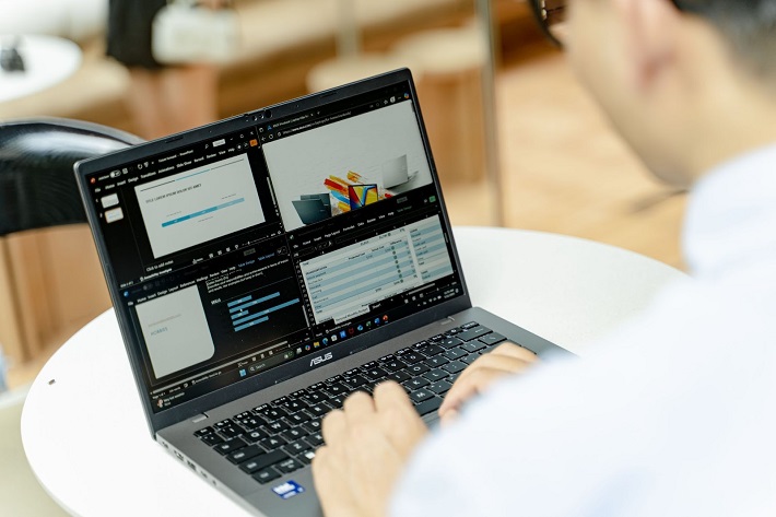 Cùng ASUS vào mùa tựu trường 2025 với loạt laptop AI mỏng nhẹ, hiệu năng cao- Ảnh 2. Cùng ASUS vào mùa tựu trường 2025 với loạt laptop AI mỏng nhẹ, hiệu năng cao- Ảnh 2.
