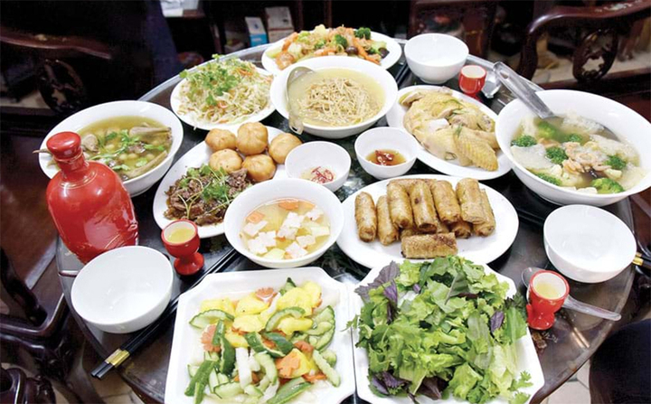 Cỗ Bát Tràng vừa thành Di sản văn hóa phi vật thể Quốc gia có gì hấp dẫn? - Ảnh 1.