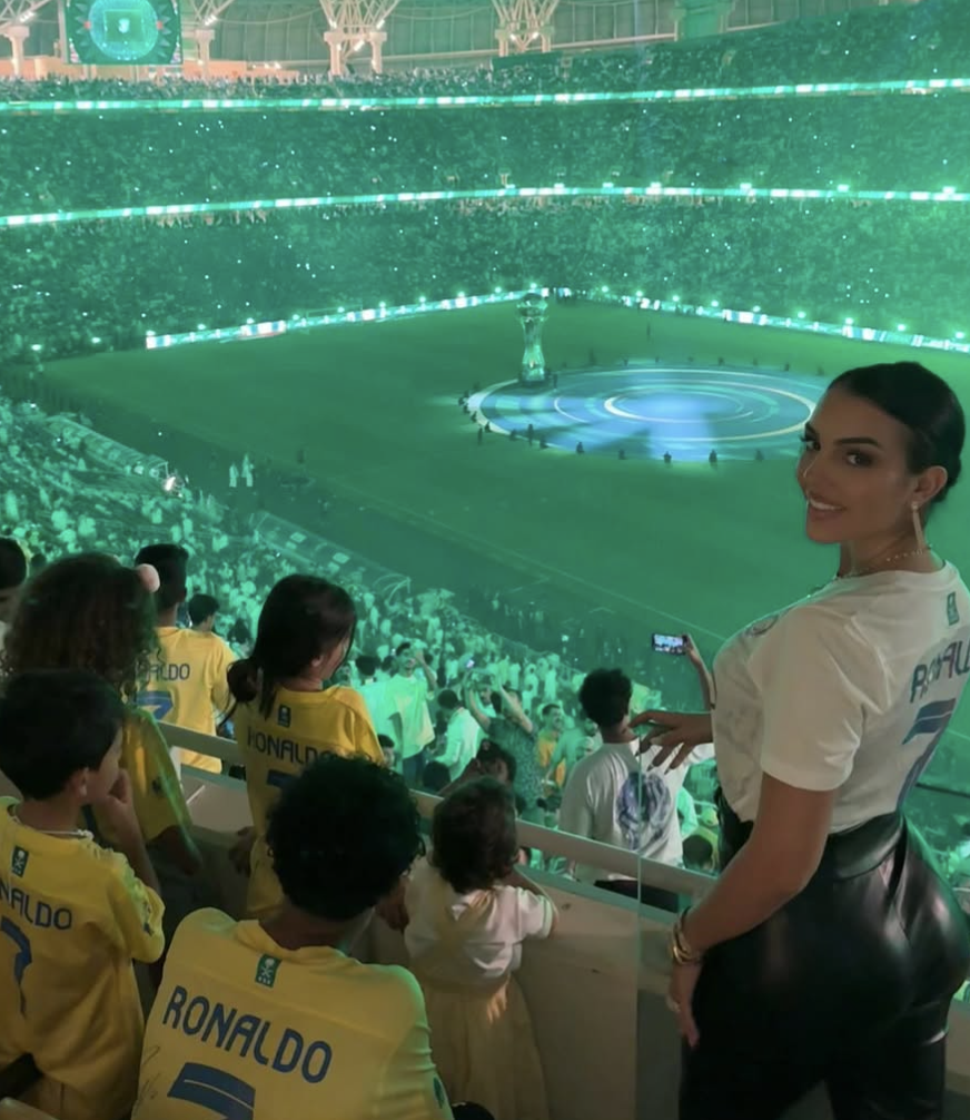 Mẹ ruột của c&aacute;c qu&yacute; tử, thi&ecirc;n kim nh&agrave; Ronaldo l&agrave; ai?- Ảnh 5.