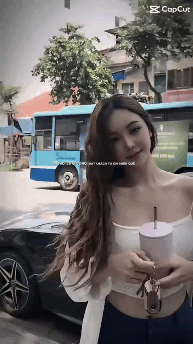 snaptik7532708040533871879v2-online-video-cuttercom-1-1755588462407884083052-1755661423852-1755661424020804033506.gif