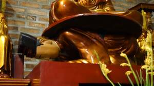 Ra biển câu cá, người đàn ông ở Quảng Ngãi phát hiện tượng thần khỉ Hanuman - Ảnh 3.