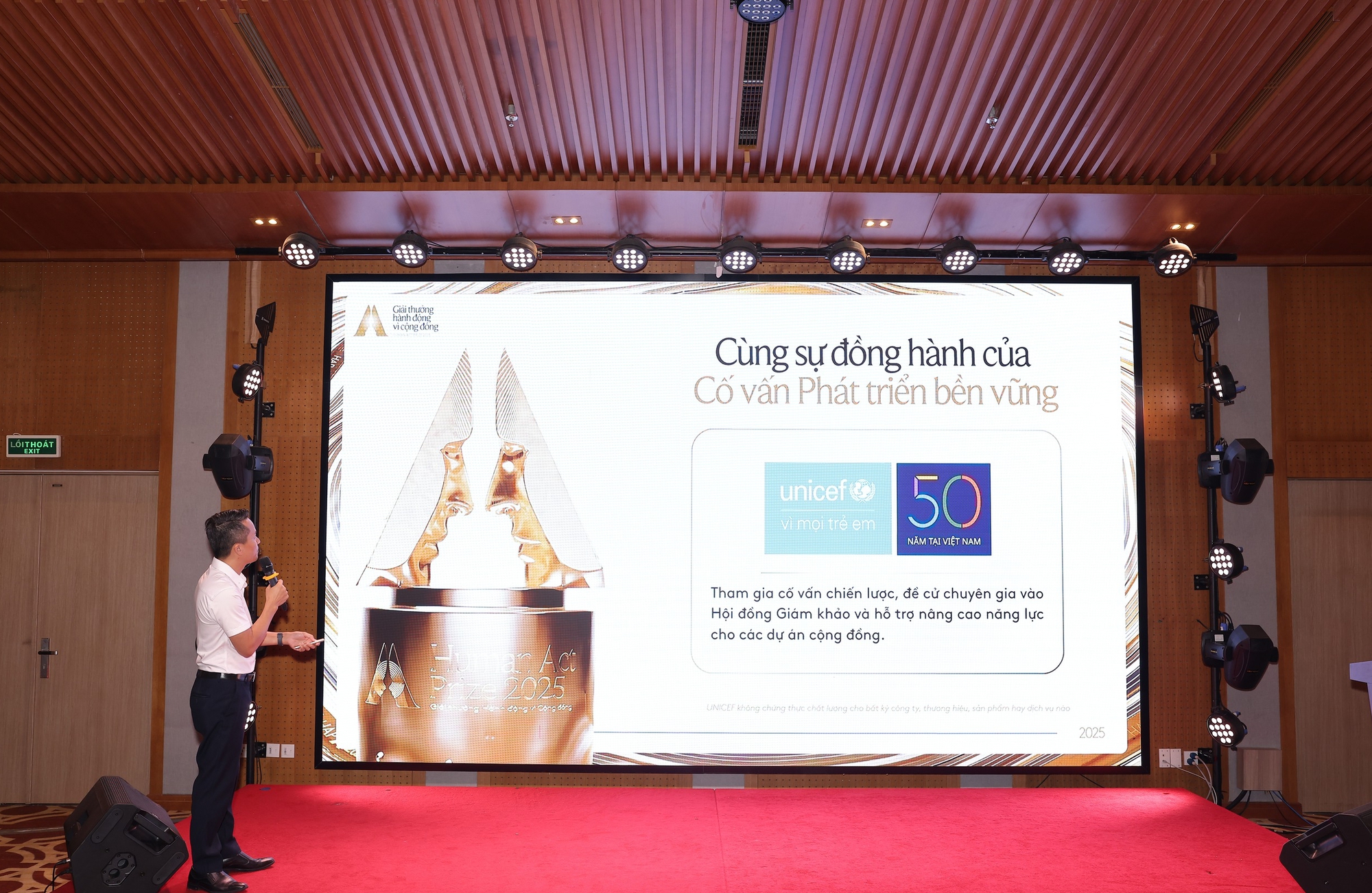 Kiên trì phụng sự với lời hứa cam kết dài lâu - điểm giao giữa Human Act Prize và sứ mệnh của các dự án vì cộng đồng - Ảnh 7. Kiên trì phụng sự với lời hứa cam kết dài lâu - điểm giao giữa Human Act Prize và sứ mệnh của các dự án vì cộng đồng - Ảnh 7.