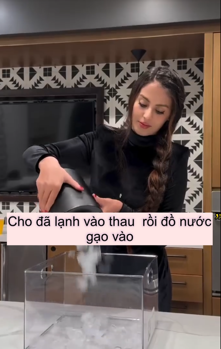 Tôi đã thử gội đầu bằng nước gạo pha đá lạnh, không ngờ tóc chắc khỏe và óng mượt trông thấy - Ảnh 5. Tôi đã thử gội đầu bằng nước gạo pha đá lạnh, không ngờ tóc chắc khỏe và óng mượt trông thấy - Ảnh 5.