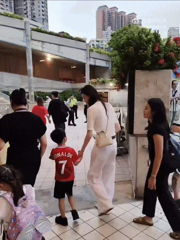 ezgif-2689c6c8a1e263-1755739512841-17557395133591656592421.gif