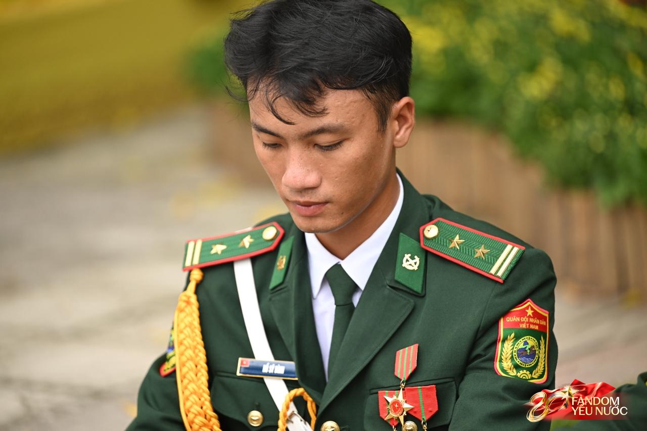 Visual căng đét của dàn chiến sĩ A80: Mướt mồ hôi vẫn toả sáng trước buổi Tổng hợp luyện đầu tiên tại Hà Nội - Ảnh 14.