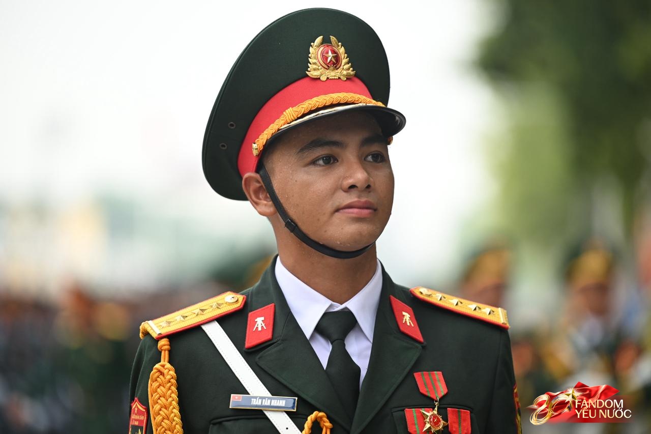 Visual căng đét của dàn chiến sĩ A80: Mướt mồ hôi vẫn toả sáng trước buổi Tổng hợp luyện đầu tiên tại Hà Nội - Ảnh 16.