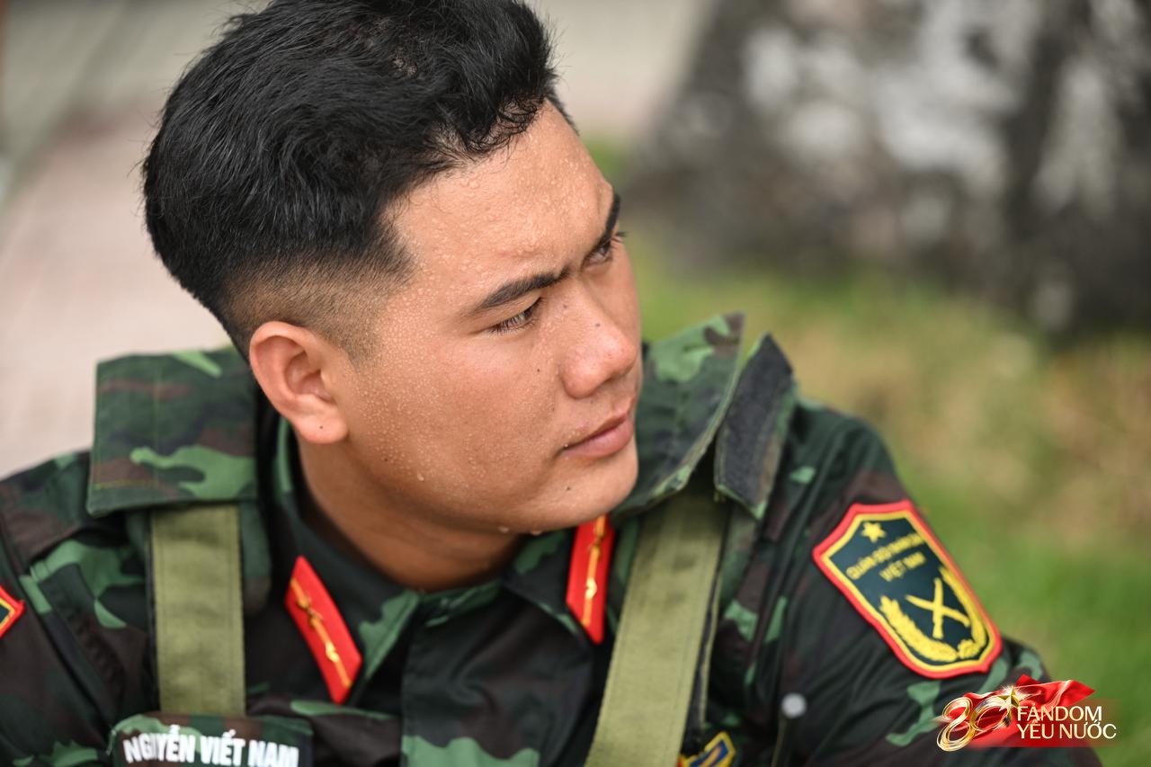 Visual căng đét của dàn chiến sĩ A80: Mướt mồ hôi vẫn toả sáng trước buổi Tổng hợp luyện đầu tiên tại Hà Nội - Ảnh 6.