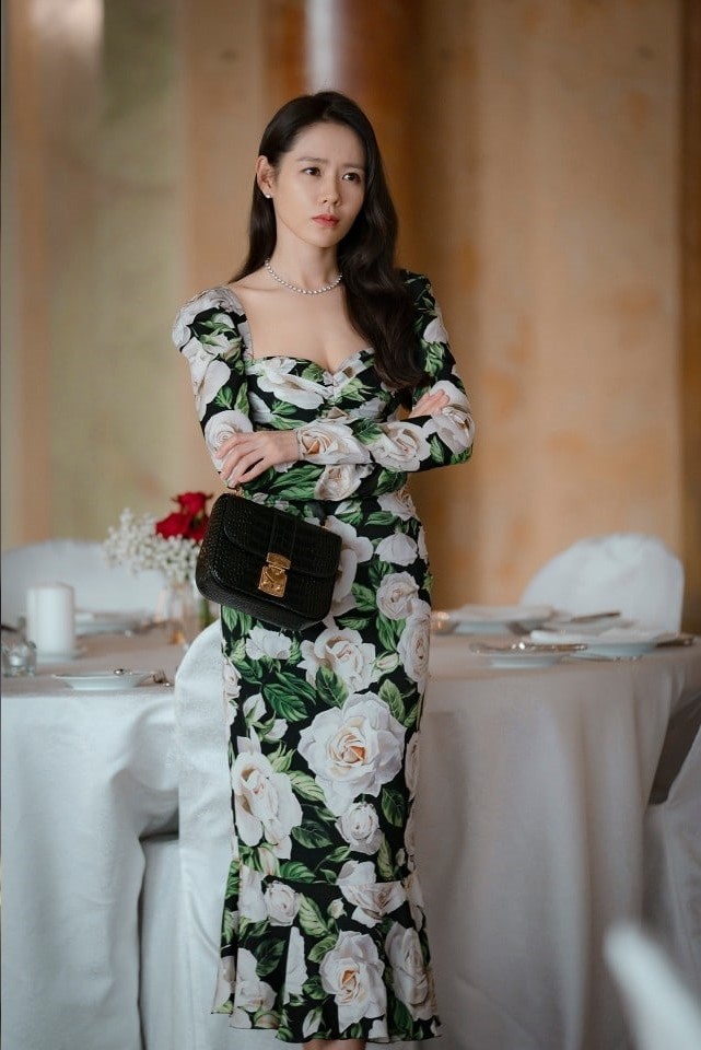 son-ye-jin-4-1755720551400-1755720551552396316765-1755747885342-1755747885432625553830.jpg