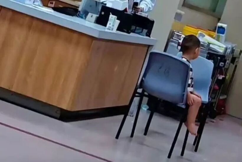 Bé trai 2 tuổi sống cùng thi thể mẹ nhiều ngày trong nhà mà không ai hay biết - Ảnh 1.