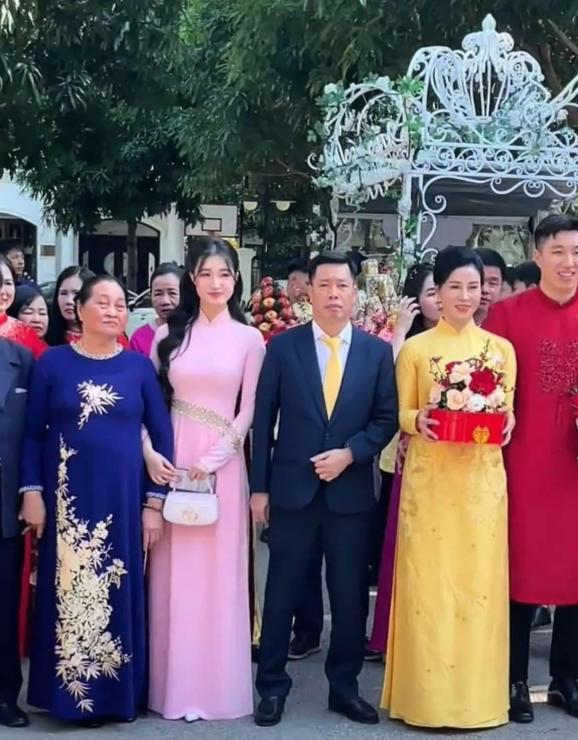Á hậu Phương Nhi và mẹ chồng xách túi nghìn đô trong lần xuất hiện hiếm hoi - Ảnh 5.