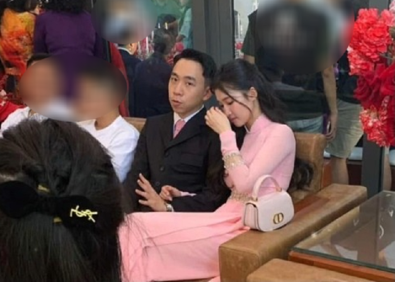 Á hậu Phương Nhi và mẹ chồng xách túi nghìn đô trong lần xuất hiện hiếm hoi - Ảnh 4.