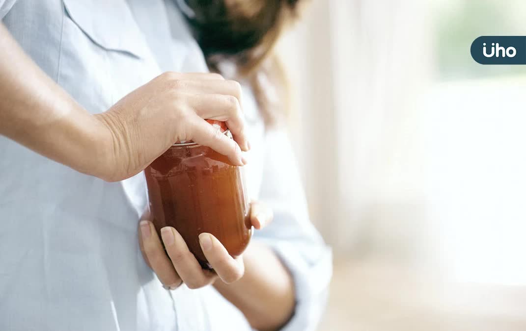 Sau 50 tuổi khó mở nắp chai mứt? 3 thủ thuật rèn luyện sức mạnh để "tăng cường sức mạnh", ngăn ngừa lão hóa và bệnh tàn tật- Ảnh 1. Sau 50 tuổi khó mở nắp chai mứt? 3 thủ thuật rèn luyện sức mạnh để "tăng cường sức mạnh", ngăn ngừa lão hóa và bệnh tàn tật- Ảnh 1.
