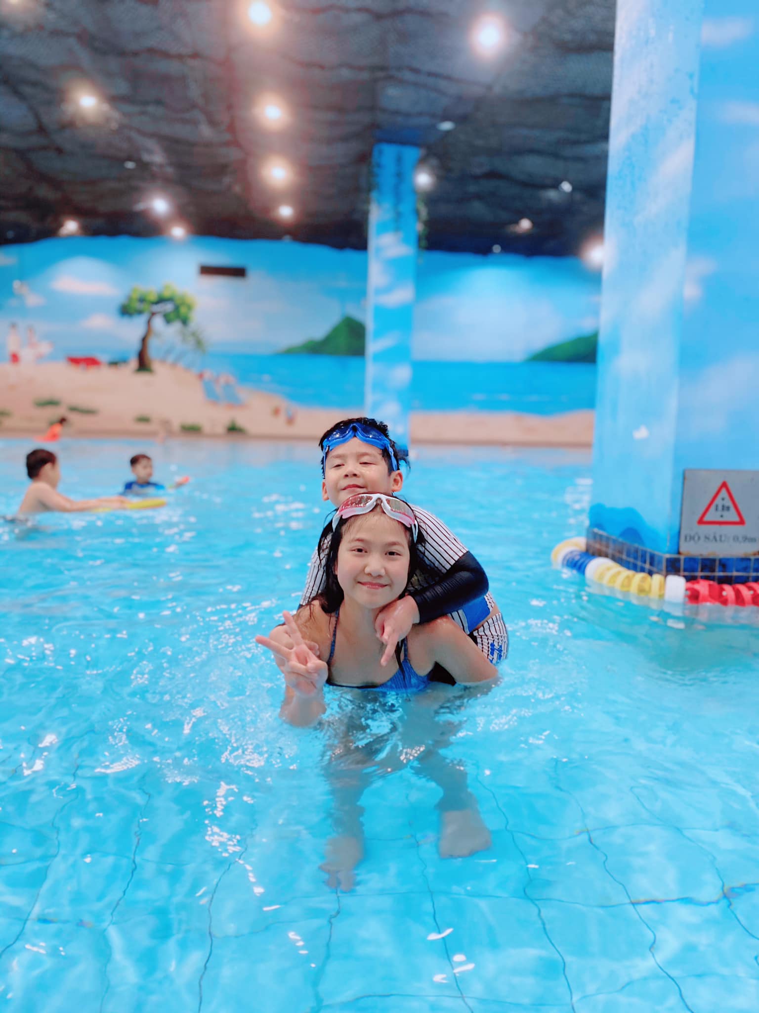 Ái nữ nhà diễn viên Mạnh Trường tuổi 16 xinh đẹp như hoa, cao vượt trội một phần nhờ chăm chơi thể thao từ nhỏ- Ảnh 5. Ái nữ nhà diễn viên Mạnh Trường tuổi 16 xinh đẹp như hoa, cao vượt trội một phần nhờ chăm chơi thể thao từ nhỏ- Ảnh 5.