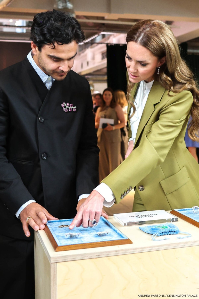 kate-middleton-fashion-award-green-suit-2-820x1230-1755845889638760736128.jpg