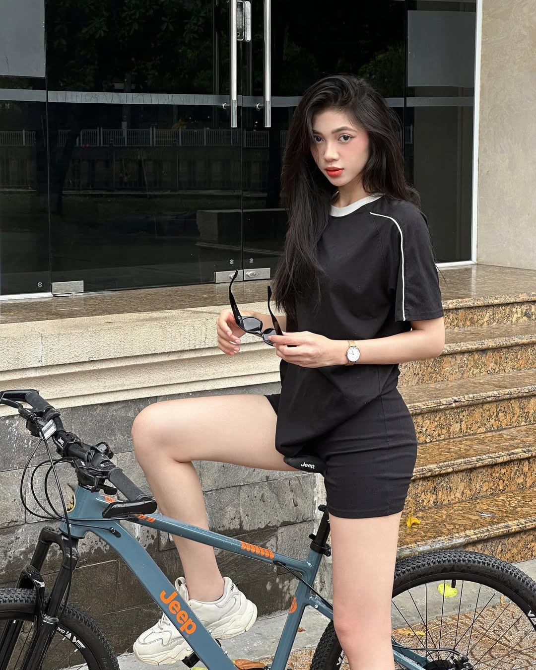 1 Á hậu tái hiện bộ váy táo bạo của Hoa hậu Thanh Thuỷ, nhan sắc có đủ 1 Á hậu tái hiện bộ váy táo bạo của Hoa hậu Thanh Thuỷ, nhan sắc có đủ