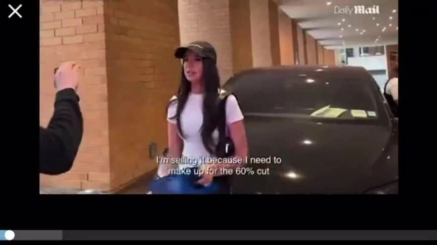 Sinh con cho tỷ phú giàu nhất thế giới, nữ tác giả Mỹ vẫn than túng thiếu, bán cả xe Tesla để nuôi con - Ảnh 2.