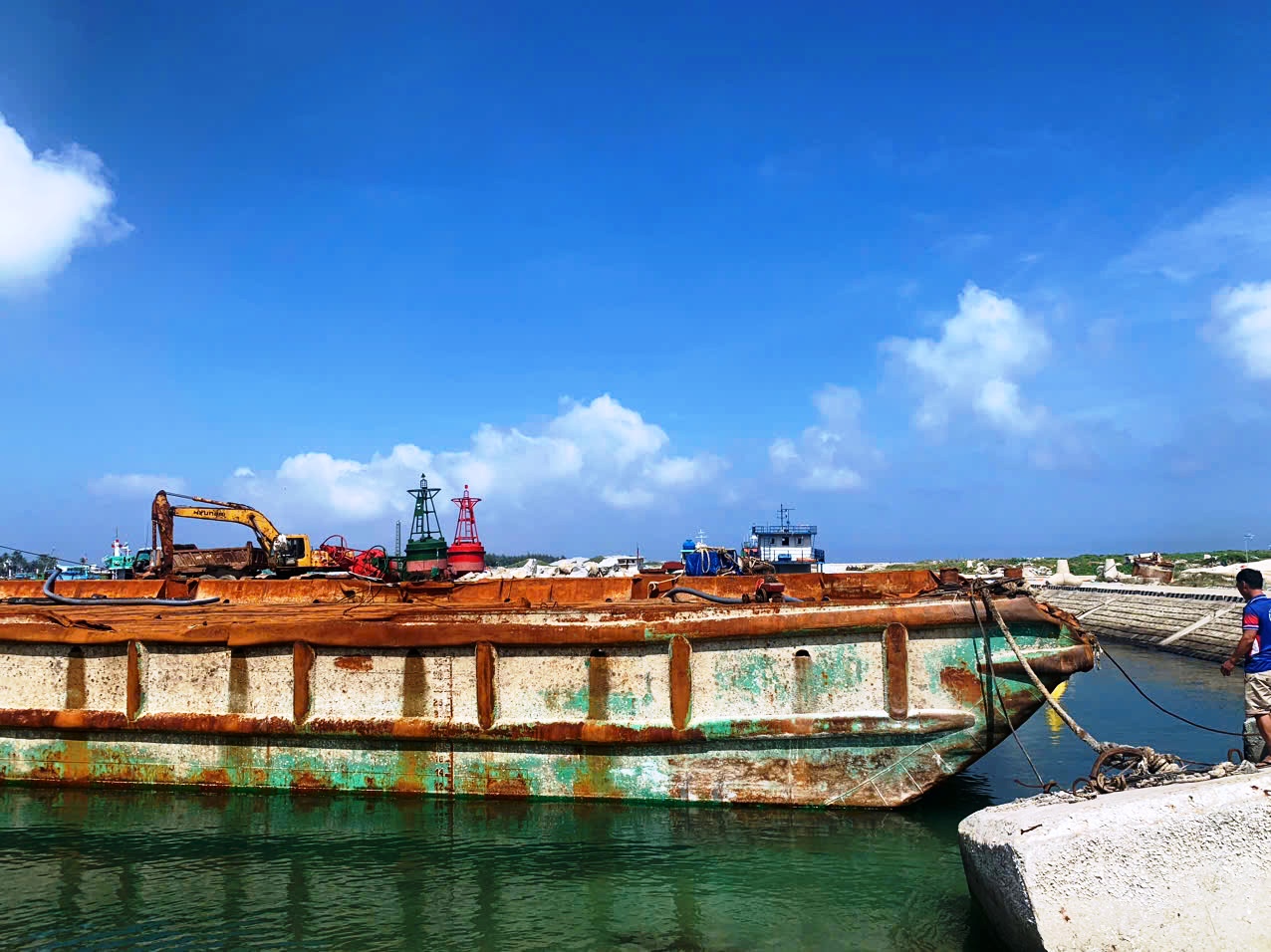 Đình chỉ điều tra vụ lật sà lan khiến 9 người chết, mất tích - Ảnh 2.
