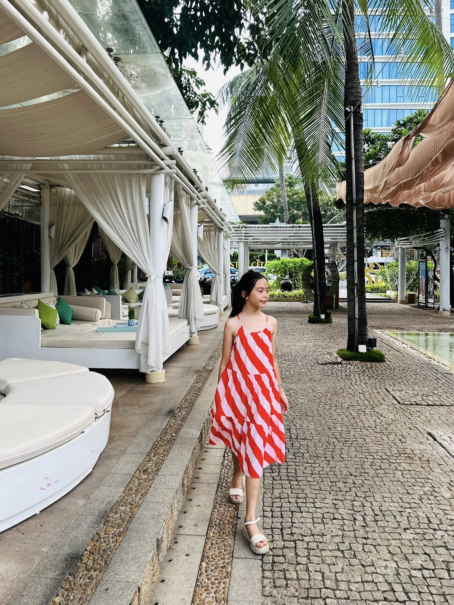 Ba ái nữ lai Tây nổi tiếng của showbiz Việt: Nổi bật nhờ nhan sắc xinh đẹp như búp bê, có bé còn được gọi là "hoa hậu tương lai"- Ảnh 4. Ba ái nữ lai Tây nổi tiếng của showbiz Việt: Nổi bật nhờ nhan sắc xinh đẹp như búp bê, có bé còn được gọi là "hoa hậu tương lai"- Ảnh 4.