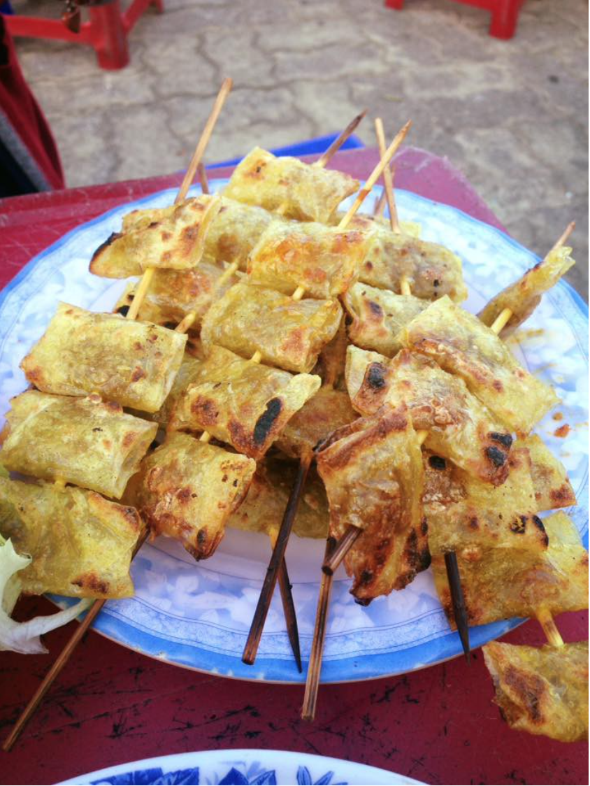 Đặc sản Việt Nam mang tên "xỏ lòi" khiến nhiều người khó hiểu, nhưng ăn rồi là mê luôn - Ảnh 4. Đặc sản Việt Nam mang tên "xỏ lòi" khiến nhiều người khó hiểu, nhưng ăn rồi là mê luôn - Ảnh 4.