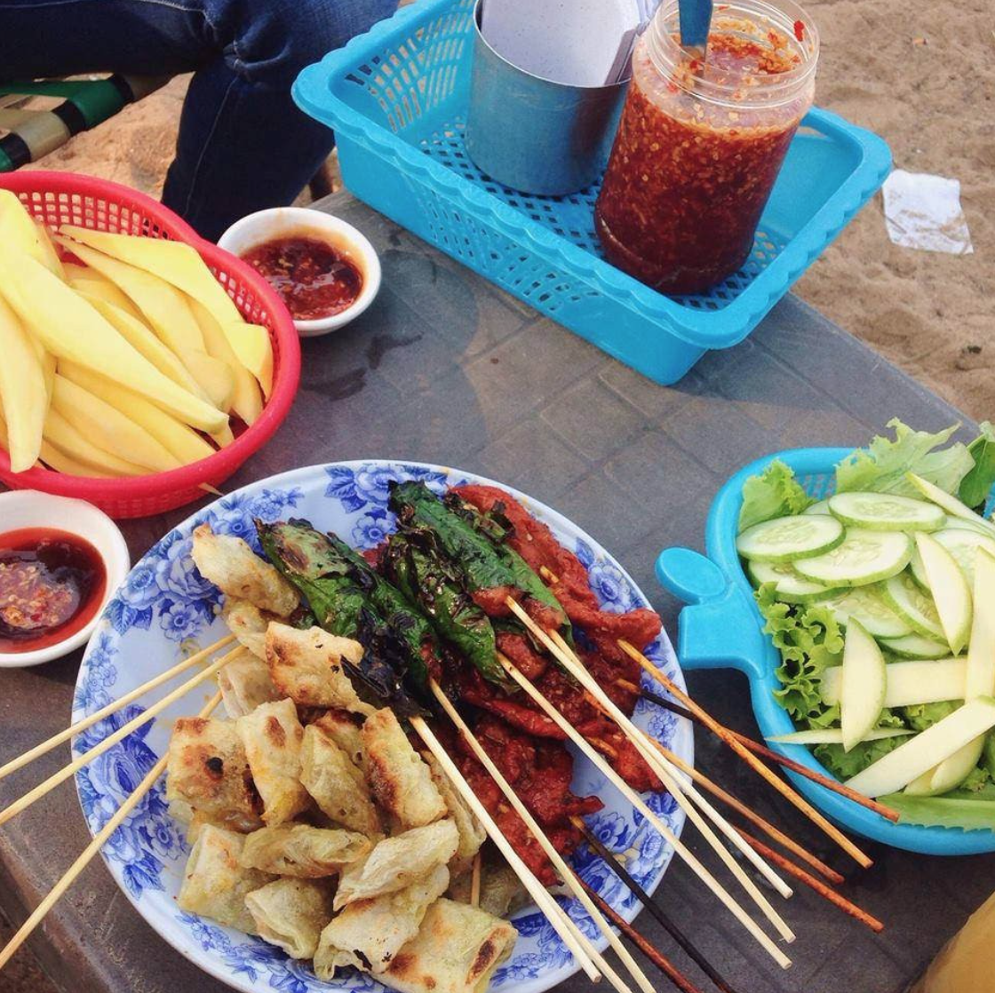 Đặc sản Việt Nam mang tên "xỏ lòi" khiến nhiều người khó hiểu, nhưng ăn rồi là mê luôn - Ảnh 2. Đặc sản Việt Nam mang tên "xỏ lòi" khiến nhiều người khó hiểu, nhưng ăn rồi là mê luôn - Ảnh 2.