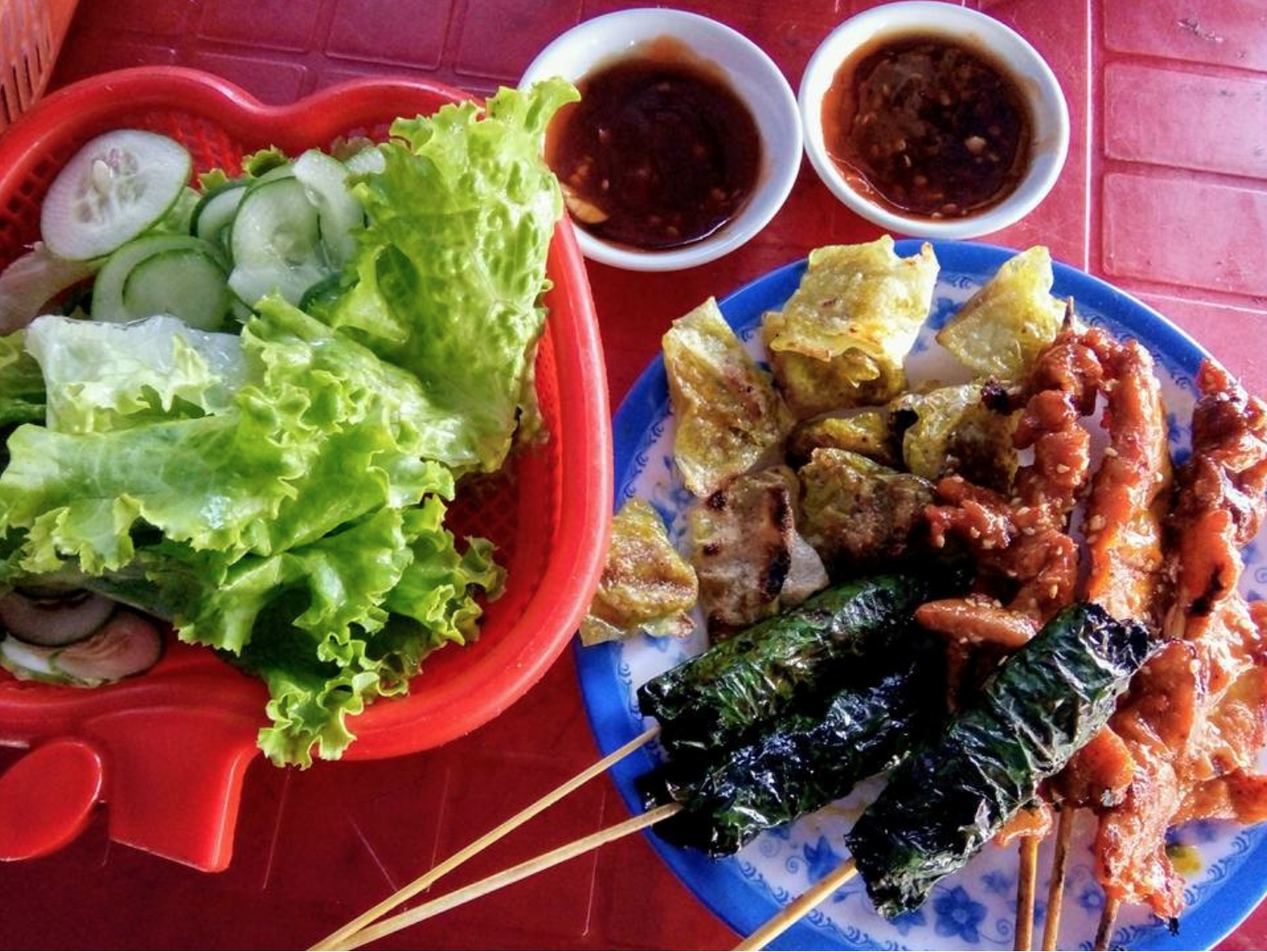 Đặc sản Việt Nam mang tên "xỏ lòi" khiến nhiều người khó hiểu, nhưng ăn rồi là mê luôn - Ảnh 1. Đặc sản Việt Nam mang tên "xỏ lòi" khiến nhiều người khó hiểu, nhưng ăn rồi là mê luôn - Ảnh 1.